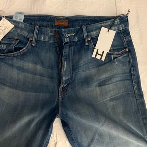 AG JEANS New with tags. Style, MOTHER Size 31